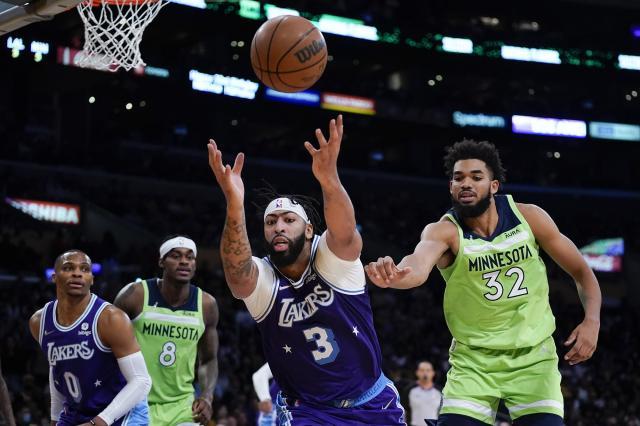 开云体育-第三节累计净负多达86分，浓眉怒斥全队打得太烂