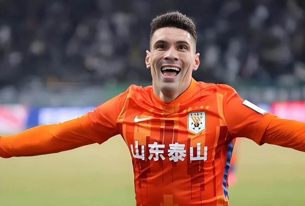 开云-鲁能1月26日冬训迎来久违的外援，能力已得到认可，值得期待