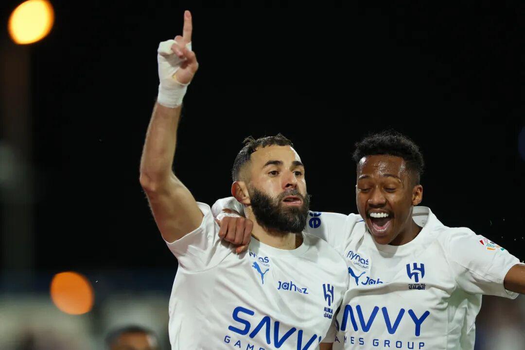 开云-本泽马首秀戴帽，C罗“罢赛”风波升级，沙特联发言人：没有人能决定其球队之外的决策