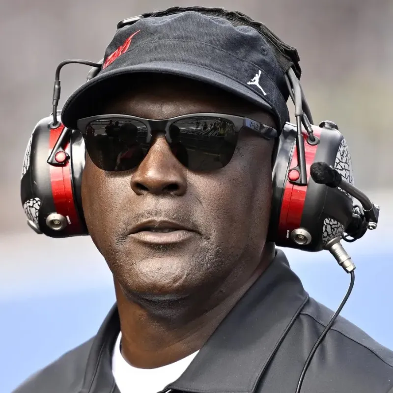 开云体育官网-美媒：乔丹2025年收入超所有运动员，45亿身家历史第一